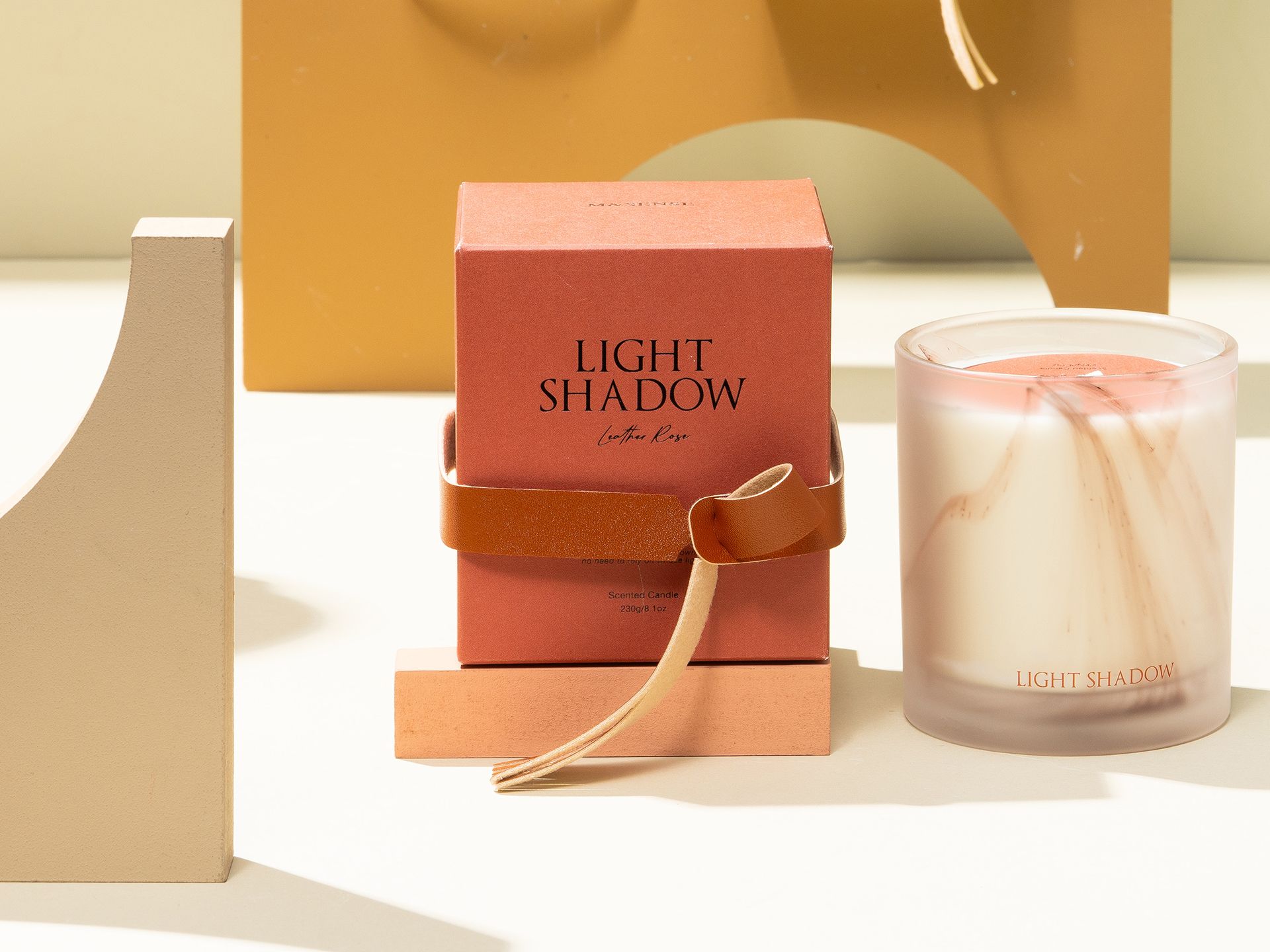 LIGHT SHADOW CLOUD & MIST SCENTED CANDLE