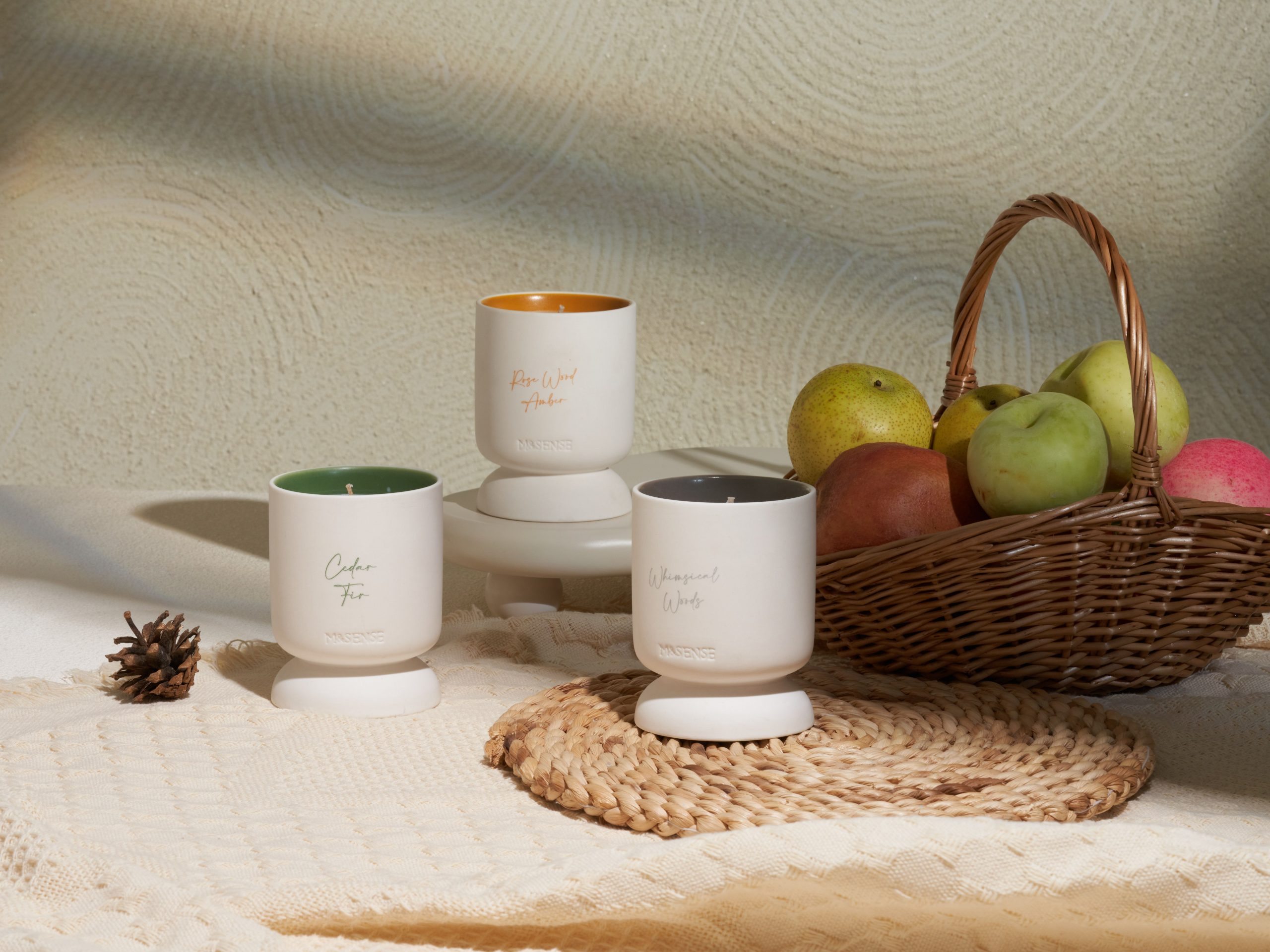 SIMPLE WHITE CERAMIC SCENTED CANDLE