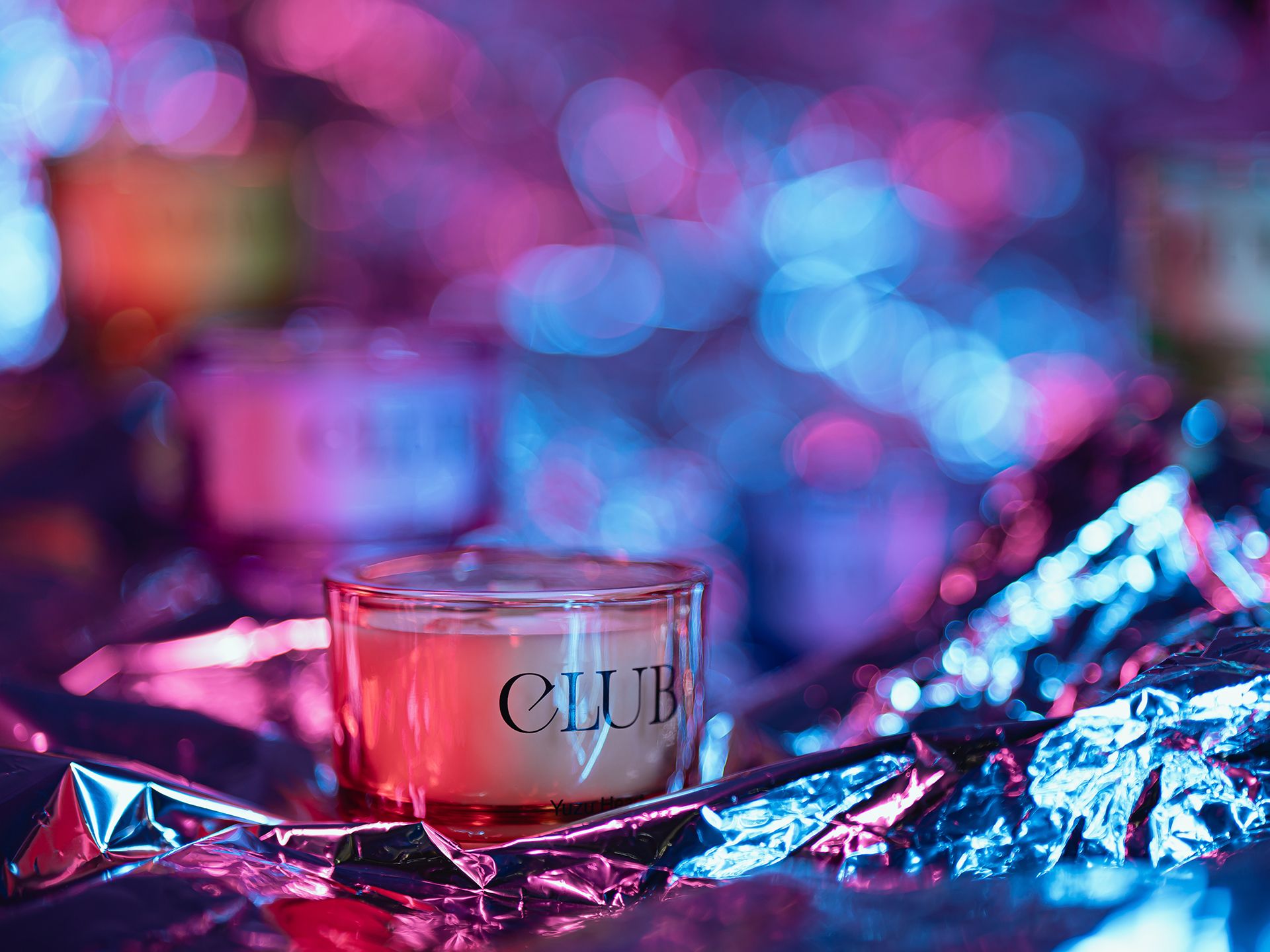 CLUB COLLECTION SCENTED CANDLE WITH CRYSTAL